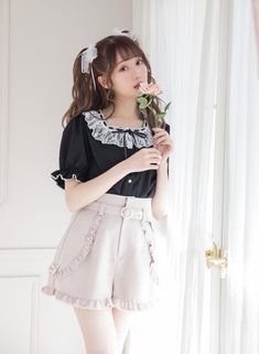 Larme Kei Outfit, Girly Japanese Fashion