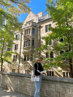 Yale university Yale University Aesthetic Outfits, Uni Acceptance Aesthetic, Ivy College Aesthetic, Yale College Aesthetic, Yale Aesthetic Outfit, Dream University Aesthetic, Medical University Aesthetic, Yale University Aesthetic Campus, University Lecture Aesthetic