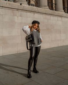 Faux Leather Leggings Outfit, Chic Style Inspiration, Beret Style, Leather Leggings Outfit, Thanksgiving Outfit Ideas, Thanksgiving Outfit Women, Cute Thanksgiving Outfits, What To Wear Fall, Style Parisienne