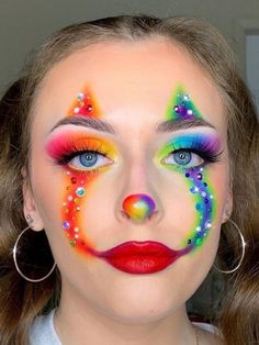 Rainbow Clown Makeup Halloween, Boys Clown Makeup, Cute Colorful Clown Makeup, Clown Makeup Happy, Pretty Clown Makeup Halloween, Clown Face Paint Kids Easy, Rave Clown Outfit, Clown Makeup Rainbow, Clown Face Painting Ideas