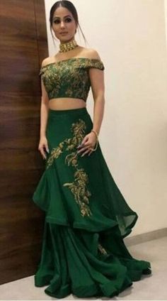 Green Georgette and Silk Off Shoulder Go Zari Work Embroidery, Feather Dresses, Gowns Indian, Lengha Blouse Designs, Gown For Wedding, Embroidery Green, Indian Wedding Gowns, Navratri Dress, Hina Khan