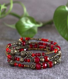 Diy Zodiac Jewelry, Wire Bracelets Diy, Macrame Colar, Beaded Memory Wire Bracelets, Diy Beaded Bracelets, Bracelet Fil, Bijoux Fil Aluminium, Bracelets Handmade Diy