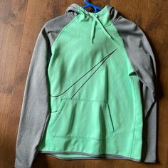 Never Worn No Tags Nike Green Athleisure Hoodie, Green Hoodie With Kangaroo Pocket For Sports, Spring Sports Sweatshirt With Kangaroo Pocket, Nike Green Sporty Hoodie, Nike Sporty Green Hoodie, Nike Green Fleece Tops, Green Fleece Sports Top, Casual Green Nike Hoodie, Green Nike Fleece Hoodie