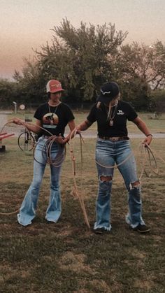 Country Best Friends, Rodeo Life