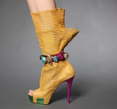 unique Unusual Shoes, Funky Heels, Savings Ideas, Fashion Collection Inspiration, Dream Shoe, Heels Unique, Fancy Footwear, Fairy Shoes, Ugly Shoes