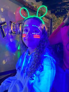 Neon Face Painting Ideas Easy, Football Face Paint, Cool Face Paint