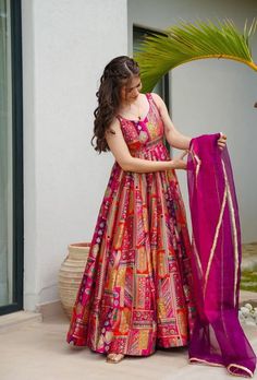 Chudidar Poses For Women, Pose For Traditional Wear, Haldi Dresses For Women, Long Traditional Gowns Indian, Fancy Suits For Women Fashion, Simple Traditional Dresses, Women Indian Suits, Poses In Ethnic Wear, Suit Indian Women