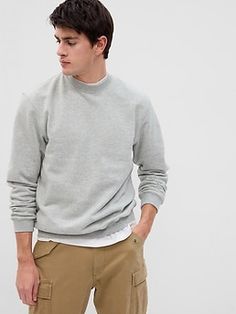 Soft knit sweatshirt.  Crewneck.  Long sleeves with banded cuffs.  #416620 Straight silhouette with a relaxed fit.  Hits at the hip. Grey Tapestry, Sweatshirt Crewneck, Vintage Soft, Knit Sweatshirt, Senior Pictures, Soft Knits, Heather Gray, Crewneck Sweatshirt, Heather Grey