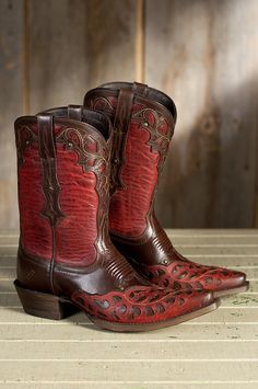 Women's Ariat Vera Cruz Leather Boots by Overland Sheepskin Co. (style 58037) Rodeo Boots, Boot Design, Vera Cruz, Corral Boots, Riding Boot, Cute Boots, Leather Cowboy Boots, Equestrian Outfits, Boys Boots