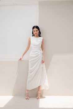 Classy Dress Outfits Casual, Midi Satin Wedding Dress, White Midi Dress Classy, Designer White Dress, Classy Elegant Dress, White Dress Midi, Dress Formal Elegant, White Dress Classy, Formal Dress White