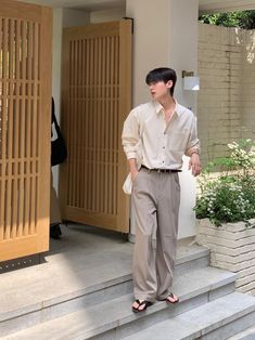 Korean Men Summer Fashion, Asian Men Summer Outfit, Korean Boy Outfits Aesthetic, Chinese Fashion Men, Wedding Guest Outfit Men, Boy Outfits Aesthetic, Japan Ootd, Aesthetic Male Outfits, Minimalist Fashion Outfits