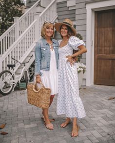 30a Outfit Ideas, Rosemary Beach Florida Outfits, 30a Florida Outfits, Charleston Style Fashion, Rosemary Beach Outfits, Rainbow Flip Flops Outfit, Coastal Outfits Summer, 30a Outfits, Charleston Outfits