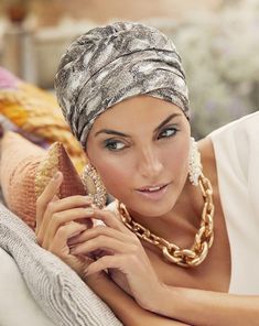 Sheikha Mozah, Beautiful Snakes, Wigs For Sale, Snake Patterns, Boho Print, Boho Look, Turbans, Viscose Fabric, Red And Grey