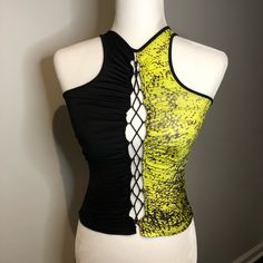 Sexy Black & Yellow Snake Print Elastic Top, Nwt! Size Xs But Fits Size S As Well Due To The Elastic. Great For A Night Out And Looks Great W/Black Jeans! In Perfect Condition. Length: 19in Bust: 12.5in Yellow Stretch Top With Built-in Bra, Stretch Yellow Y2k Tops, Yellow Stretch Y2k Top, Yellow Stretchy Top For Summer, Fitted Yellow Tank Top For Workout, High Stretch Yellow Tops For Summer, Yellow Fitted Y2k Tank Top, Yellow Fitted Y2k Top, Fitted Yellow Crop Top With Built-in Bra