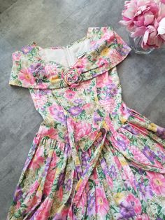 Floral Off-the-Shoulder Dress by Algo Lettes - Size 9/10 - 90s Pink Off-the-Shoulder Floral Low Back Dress Oh wow 😍 this dress is perfect for a photoshoot outside picnic so amazing!! In good vintage condition ❤ Please note you can choose from 13 different shipping methods for those items, you need to scroll down on the shipping to see the different options 🥰 thank you so much to pick the one who fits the best for you.   Great care and attention go into selecting items that will bring new joy. Vintage Off-shoulder Summer Dresses, Vintage Off-shoulder Dress For Garden Party, Outside Picnic, Photoshoot Outside, Low Back Dress, Low Back Dresses, Dreamy Dress, Back Dress, Low Back