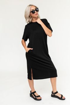 Maeve Dress in Black Boxy Dress, Wispy Hair, Faith Clothing, Simple Black Dress, Dress Pockets, Black Dress Outfits, Trendy Fall Outfits, Shirt Dress Style, T Shirt Style