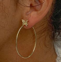 *Gold butterfly hoop earrings * Fun, flirty, and stylish these gold plated butterfly hoops are sure to match your vibe wherever you go! 🦋 Product Details *Designed in Pearland, TX *925 Sterling Silver *14K Gold plated *Butterfly: 11 mm *Thickness: 1.5 mm *Inner Diameter: 45 mm *Sold as a pair Shipping *All items will ship within 1-2 business days after the order has been placed *All items will ship with a protective drawstring pouch and a jewelry care card Returns We want you to love your new jewelry but If you are not completely satisfied with your purchase, you have 30 days from the order date to return any qualifying item(s) To be eligible for a return the item(s) *Must be unworn *Must be in the same condition that you received it *Must be in the original packaging with tags attached * Pearland Texas, Jewelry Care Card, Butterfly Hoop Earrings, Care Card, Gold Butterfly, Drawstring Pouch, Butterfly Necklace, Jewelry Earrings Hoops, Jewelry Care