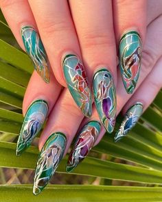 Start the new year with nails that wow! These art deco-inspired designs feature bold contrasts and sparkling details for a show-stopping look. #ArtDecoNails #NewYearStyle Art Deco Nail Art, Ornate Nails, Pink Art Deco