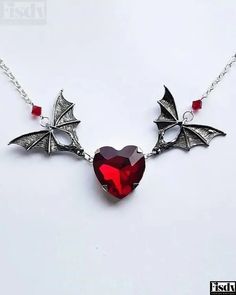 Fisdy - Halloween Gótico Murciélago Decoración Corazón Colgante Collar (1pc) Ruby Heart Necklace, Bat Decor, Vampire Jewelry, Bat Jewelry, Ruby Heart, Halloween Gothic, Gothic Necklace, Vintage Type, Jewelry Choker