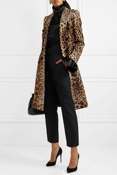 leopard style Mode Over 50, Endless Fashion, Jacquard Coat, Leopard Style, Fall Fashion Coats, Fun Outfits, Animal Print Outfits, Leopard Coat