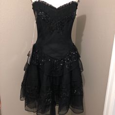 Brand New Betsey Johnson Dress! Vintage Mini Length Corset Dress For Party, Vintage Black Dresses For Prom Season, Spring Black Corset Dress For Formal Occasion, Black Spring Corset Dress For Formal Occasions, Black Spring Formal Corset Dress, Black Formal Corset Dress For Spring, Black Corset Evening Dress For Spring, Lined Black Dress For Prom, Black Lined Dress For Prom