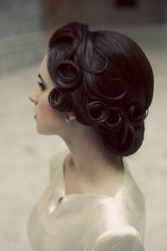 curly Sanggul Modern, Alexandra Breckenridge, Vintage Wedding Hair, Pin Curls, Retro Hairstyles, Wedding Hairstyles For Long Hair, Wedding Hair And Makeup, Vintage Hairstyles