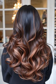 53+ California Brunette Hair Ideas Brown And Gold Highlights, Rose Gold Brown Hair, Curls With Volume, California Brunette Hair, California Brunette, Pelo Color Vino, Gold Balayage, Highlights Ideas