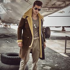 Military Style Man, Mens Shearling Coat, Leather Overcoat, Leather Shorts Women, Short Leather Skirts, Long Outerwear, Military Style Coats, Pilot Jacket, Mens Fur