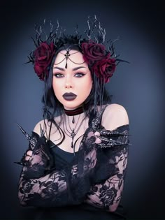 Gorgeous large black flower crown with handmade branches and burgundy roses, accessorized with pendants and chains. The crown is perfect as a Halloween accent. A gothic headdress will decorate your evening look. Be a gorgeous Dark Queen, Evil Witch, Vampire Queen. The headdress can be purchased separately or in combination with the wand, necklace and claws. The size of the product is adjustable using an elastic band that connects the sides of the headband. The size of this headdress is universal Goth Makeup Wedding, Dark Fairy Headpiece, Vampire Glam Makeup, Woodland Witch Costume, Vampire Queen Aesthetic, Vampire Headpiece, Dark Fairy Cosplay, Dark Fae Costume, Persephone Crown