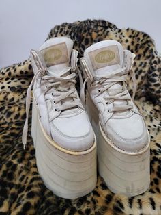 Original pair of 90's Buffalo Platform Boots, in White with a tall 15cm platforms, good condition in size Eu38. Don't miss these babies, they are the last ones I have in White! I worn them once only, and kept in my closet through all these years :) Thanks. Buffalo Platforms, Platform Boots, Buy 1, Boot Shoes Women, Halloween Shopping, Black Friday, Buffalo, Persona, Womens Boots