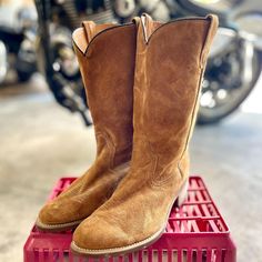 Vintage 1980 brown suede cowboy boots featuring a new, rubber sole.  Men's US size 9.5 (women's 10.5) Approximate measurements:  -heel to tip of toe length measures 11.75" -widest part of foot measures 4.5" -circumference of neck measures 15.5"   Stay up to date on new items by following us on Instagram: @shophothoney ------ Imperfections & wear add character to vintage & antique items and is something we look for when picking things out. I will try to detail all imperfections but there is an expected level of wear most pieces will come with that might be missed. Please contact me with any questions, comments or concerns with your purchase.  SHIPPING: We usually ship in 2-3 days of cleared payment. Tracking is including in shipping price. We also offer FREE LOCAL PICKUP- please contact for Suede Cowboy Boots, Cowboy Boots Mens, Mens Cowboy, Cowboy Western, Mens Shoes Boots, Western Cowboy Boots, Stay Up, Antique Items, Brown Suede