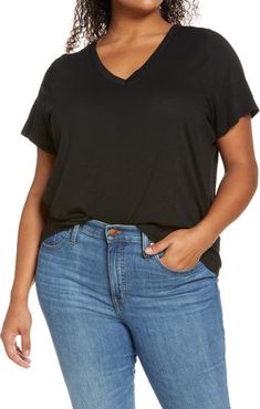 Madewell Whisper Cotton V-Neck T-Shirt | Nordstrom Black Tshirt Outfit, Oversized Black T Shirt, Travel Fashion Girl, Here's The Scoop, V Neck T Shirts, Best Black, Tshirt Outfits, Plus Size T Shirts, V Neck Tee