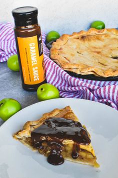 bourbon and salted caramel apple pie Iron Skillet Recipes, Skillet Recipes, Cast Iron Skillet Recipes, Cast Iron Recipes, Big Green Egg, Cast Iron Cooking