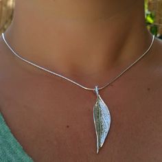 Elegant Sterling Silver Leaf Jewelry, Elegant Sterling Silver Leaf-shaped Jewelry, Elegant Sterling Silver Leaf-shaped Necklace, Elegant Silver Leaf Jewelry, Elegant Handmade Leaf Necklace, Silver Leaf-shaped Necklace, Silver Leaf-shaped Necklace For Gift, Silver Leaf-shaped Necklaces For Gift, Silver Leaf-shaped Necklace Gift