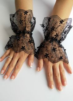 Ruffled Wrist Cuff Gothic Black Lace Gloves Fingerless | Etsy Gloves Bride, Lace Gloves Fingerless, Fem Style, Vintage Bridal Accessories, Prom Gloves, Gloves Aesthetic, Bride Gloves, Fancy Gloves, Black Lace Gloves