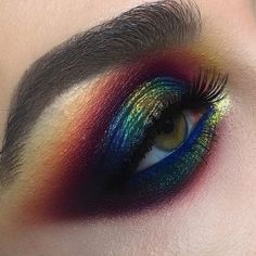 Mismatched Eye Makeup, Powerful Eye Makeup, Grunge Makeup Products, Halloween Eyeshadow Looks, Maquillage On Fleek, Eyes Color