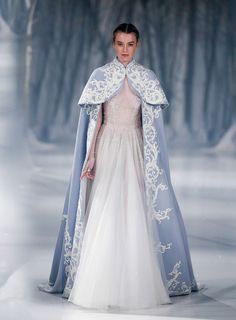 Gaun Abad Pertengahan, Cape Wedding, Paolo Sebastian, Lace Cape, Embroidery Wedding, Bridal Bolero, Wedding Cape, Fantasy Dresses, Medieval Dress