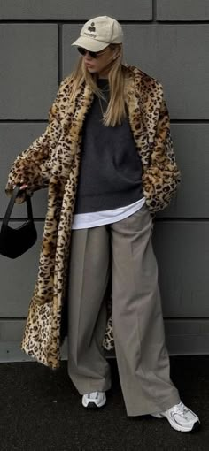 Winter Outfits Comfy, Fur Coat Street Style, Comfy Winter Outfits, Cheetah Print Outfits, Winter Outfits Casual, Mantel Outfit