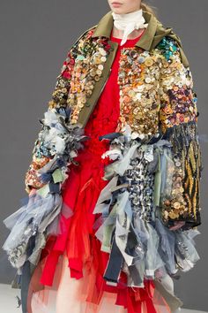 Newspaper Dress, Viktor Rolf, Recycled Fashion, Couture Details, Ropa Diy, Upcycled Fashion, Fashion Project, Viktor & Rolf, Textiles Fashion