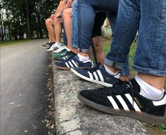 #ultras #gwb #greenwhiteboys #kaunas #casualstyle #casual #adidas #adidasoriginal #zalgiris #basketballultras Ultra Casual, Cut Out People, Adidas Fashion, Dark Aesthetic, Casual Style, Adidas Sneakers, Tennis