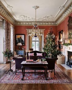 This living room from @houseandgardenuk is simply gorgeous 😍 ❤️ The crown molding and chandelier are absolutely stunning!