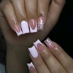 https://www.instagram.com/nails_by_irenitaa?igsh=NTc4MTIwNjQ2YQ== Xmas Nails Pink, Ombre Acrylic Nails, Sweater Nails, Cute Acrylic Nail Designs, Short Square Acrylic Nails