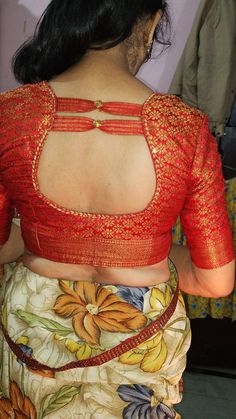 Double Hands Blouse Designs, Banaras Blouses, Katori Blouse Designs, Back Design Blouse, Katori Blouse, Chudidhar Designs, Cotton Saree Blouse Designs