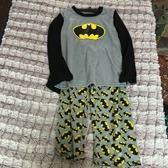 Batman 2 Pc Pajamas With Cape Size 7/8 Gray Long Sleeve Sleepwear For Pajama Party, Gray Long Sleeve Sleepwear For Bedtime, Gray Long Sleeve Sleepwear For Sleepover, Batman Pajamas, Batman 2, Batman Kids, Kids Pajamas, Pajama Sets, Pajama Set