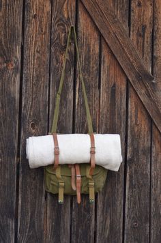 "Military Cross Body Bag with LEATHER STRAPS, Vintage Messenger Bag, Shoulder Bag, Army Haversack, Unisex Military Bag, Heavy Duty Canvas Bag This type of military shoulder bag was typically used in the Communist era by the infantry of the Romanian army. My father still remembers them from the time when he had to do his military duty on the Black Sea Coast. The authentic Romanian Army Bag can be carried cross-body and is ideal for daily use. You can use the bag for your iPad, books, notebooks an Romanian Army, Bulletproof Clothing, Army Bag, Military Cross, Bushcraft Kit, Truck Bed Camping, Adventure Bags, Vintage Messenger Bag, Bushcraft Gear