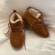 Ugg Neumel Lace Up Boot In Chestnut Fall Winter Suede And Fur Tie Boot Excellent Condition Open To Offers! Ugg Neumel Outfit, Neumel Uggs, Ug Boots, Ugg Neumel Boots, Ugg Neumel, Shoes Ugg, Swag Shoes, Pretty Shoes, Dream Clothes