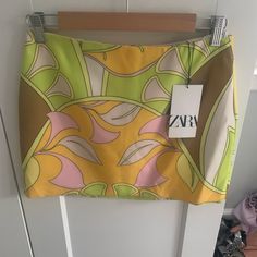 Zara Yellow Printed High Waist Mini Skirt Size S Bnwt Multicoloured High-Waist Printed Mini Skirt. Invisible Side Zip Fastening. Outer Shell 91% Polyester 9% Elastane Lining 100% Polyester Chic Printed Summer Skirt, Trendy Printed Summer Skirt, Spring Vacation Skirt With Vibrant Print, Summer Printed Patterned Skirt, Summer Patterned Printed Skirt, Spring Printed Pencil Skirt, Trendy Printed Spring Skirt, Multicolor Printed Summer Skirt, Summer Patterned Mini Skirt