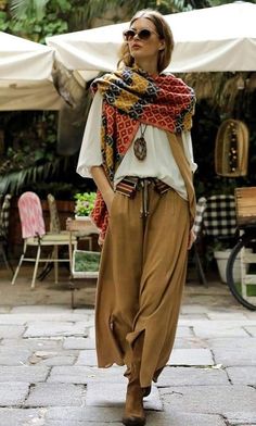 Vetement Hippie Chic, Look Hippie Chic, Boho Winter Outfits, Bohemian Style Clothing, Bohemian Chic Fashion