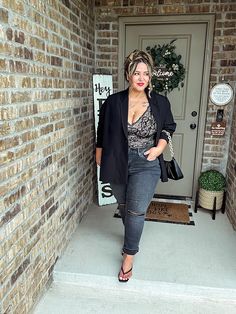 Women's Style: Blazer size 3X (sized up for an oversized look) Bodysuit size XXL - Shop By Interest Cute Casual Work Outfits Plus Size, Fancy Plus Size Outfits, Plus Size Shorts Outfit, Classy Plus Size Outfits, Vegas Outfits, Las Vegas Outfit, Dinner Party Outfits, Teacher Clothes, Size 16 Women