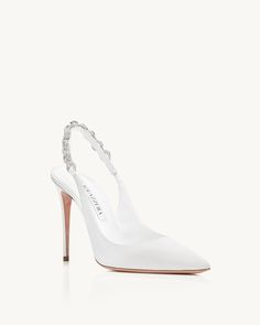 null Dr Shoes, Shoes Heels Classy, White Love, Bridal Heels, Fancy Shoes, Elegant Shoes, Bride Shoes, Fashion Heels, Fashion High Heels